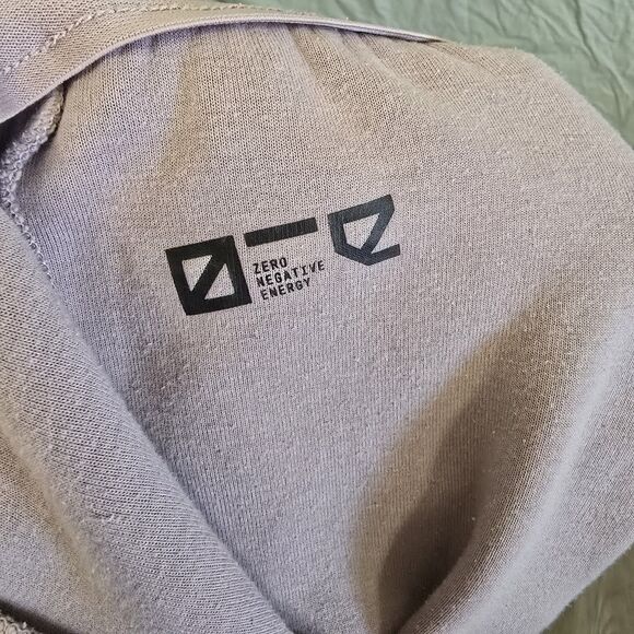 Adidas Jogger Pants Large ZNE Woven Pants Joggers Purple High Waist Trackpants - Picture 8 of 13